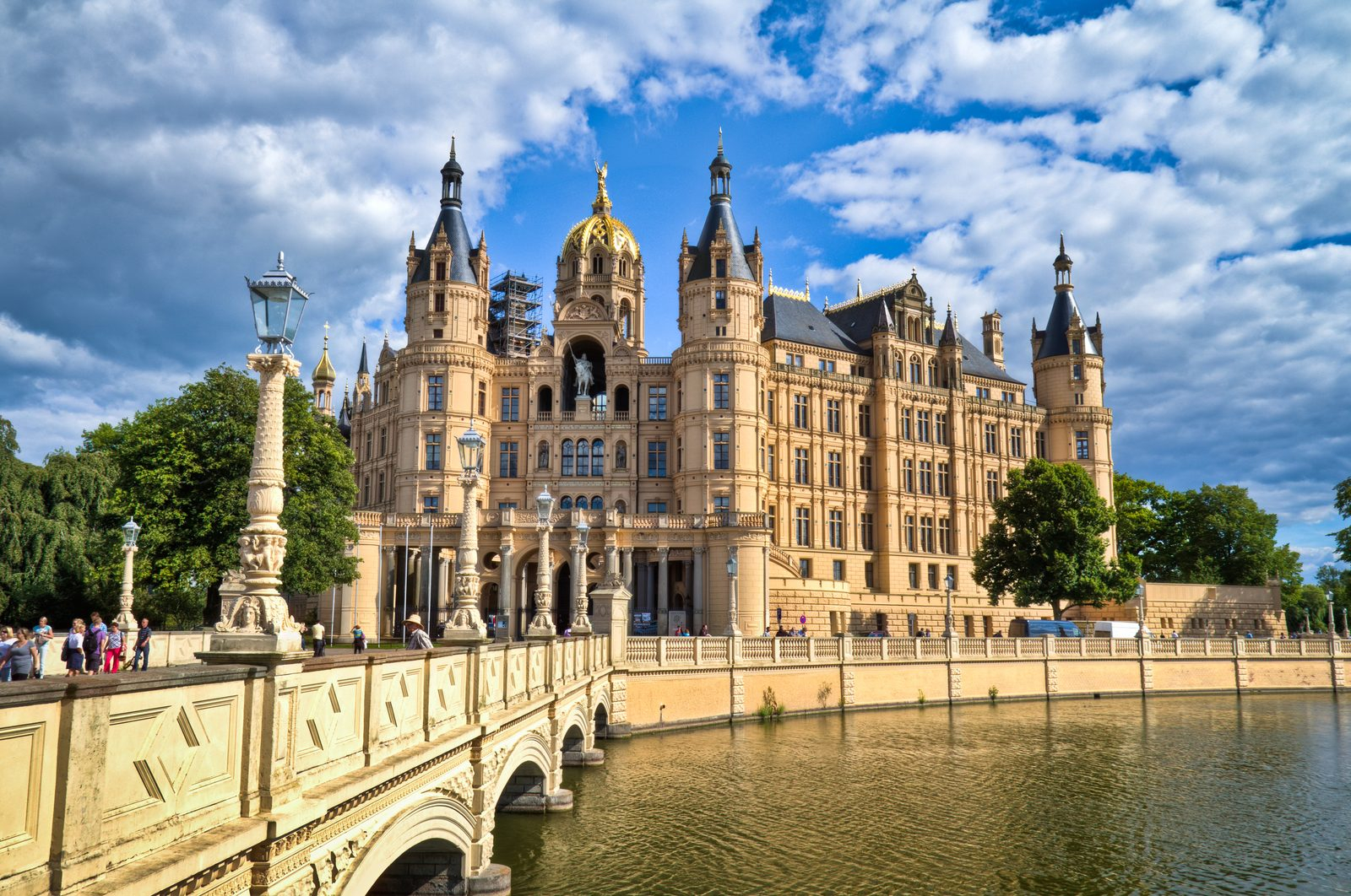Schlüsselfertige Photovoltaik in Schwerin von Fachpartner ENASOL auf einem privaten Wohndach.